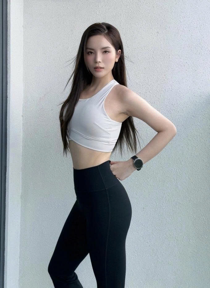 Hoa hậu Kỳ Duyên tự tin khoe vòng eo nhỏ xíu nhờ chăm chỉ luyện tập.