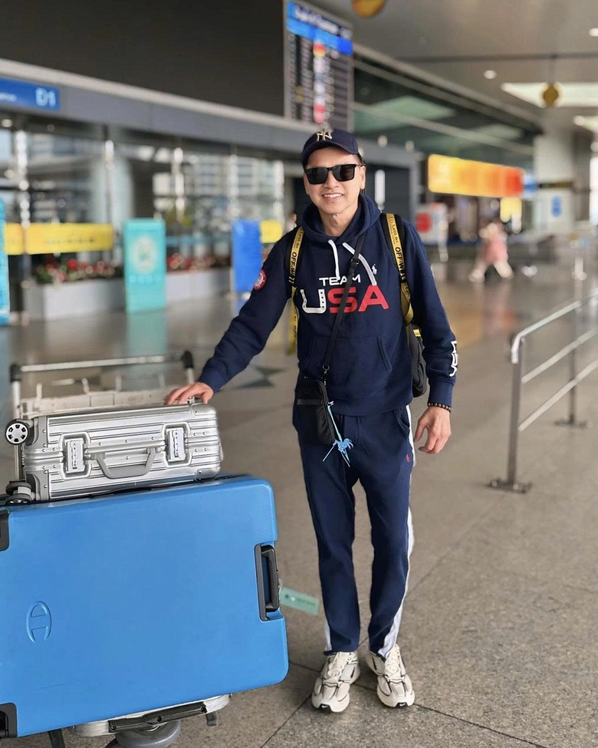 Quang Minh cho biết năm nay anh không đón Tết ở Việt Nam mà sang Mỹ vừa đón Tết, vừa đi diễn phục vụ kiều bào.