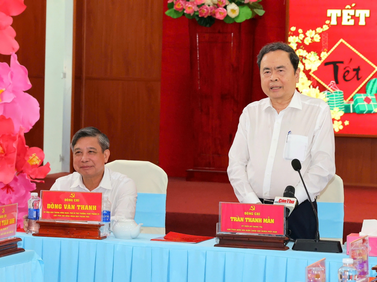 Chủ tịch Quốc hội Trần Thanh Mẫn phát biểu giao nhiệm vụ cho Quân khu 9. (Ảnh: Nguyễn Hành)