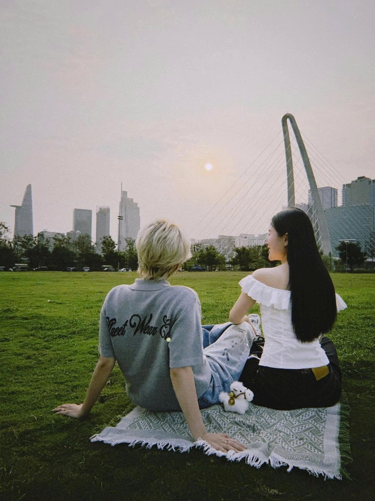 Vũ Cát Tường tận hưởng bình yên bên bà xã Bí Đỏ nhân kỷ niệm một năm kết hôn.