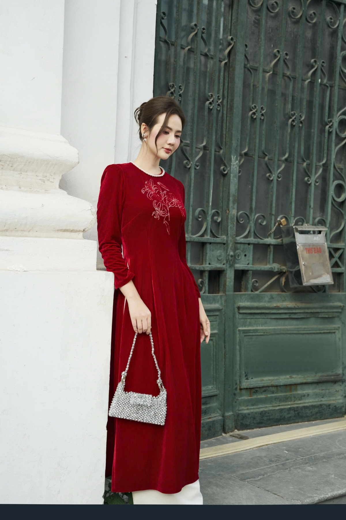 Khép lại những ngày Tết, nữ diễn viên trở lại với công việc trong tâm thế hứng khởi. Với cô, một năm mới bắt đầu không chỉ là sự tiếp nối của thành công cũ mà còn là hành trình của nỗ lực và sáng tạo, để mang đến cho khán giả những vai diễn ấn tượng hơn trong thời gian tới.