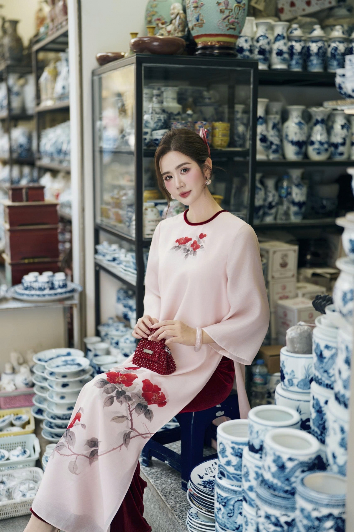 Theo Phan Minh Huyền, vài năm gần đây, xu hướng mặc áo dài trong những ngày đầu xuân ngày càng phổ biến.