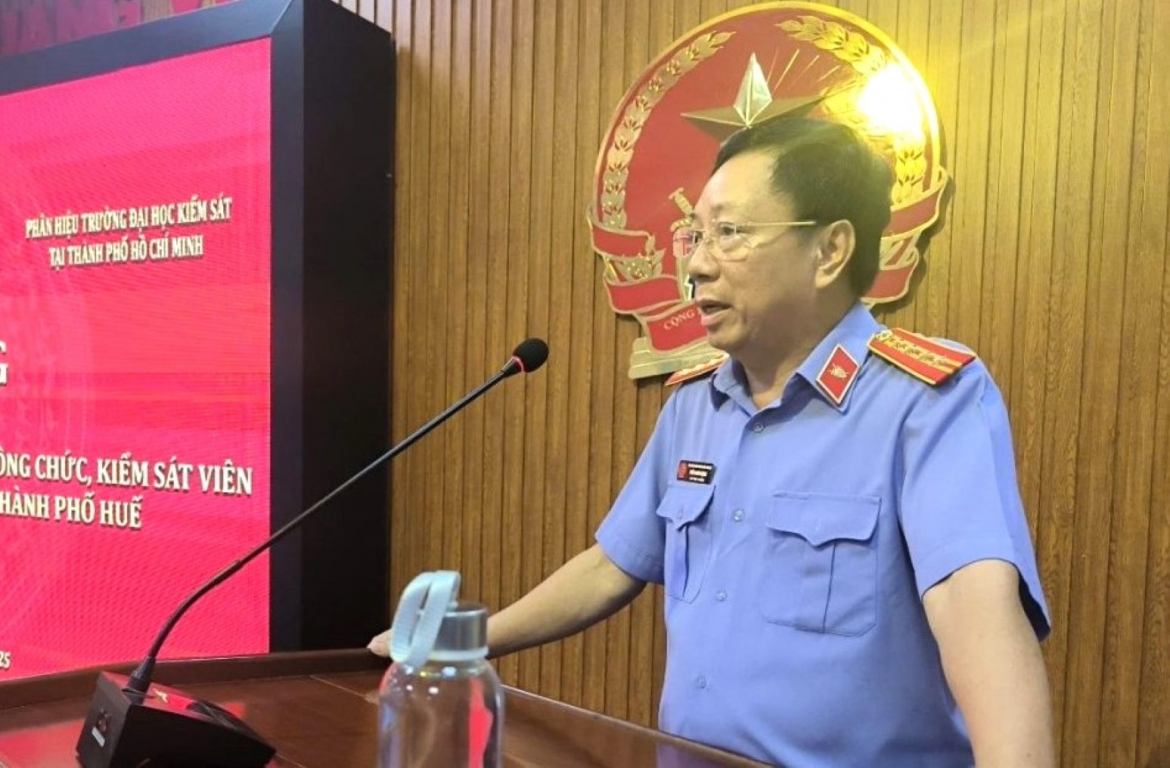 Ông Trần Nhơn Vượng khi còn giữ chức Phó Viện Trưởng Viện KSND thành phố Huế