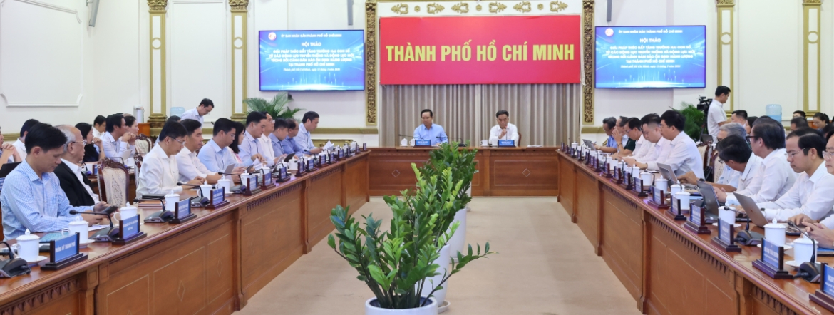 Lãnh đạo UBND TP.HCM chủ trì hội thảo Về giải pháp để TP.HCM tăng trưởng kinh tế 2 con số (Ảnh: BTC)