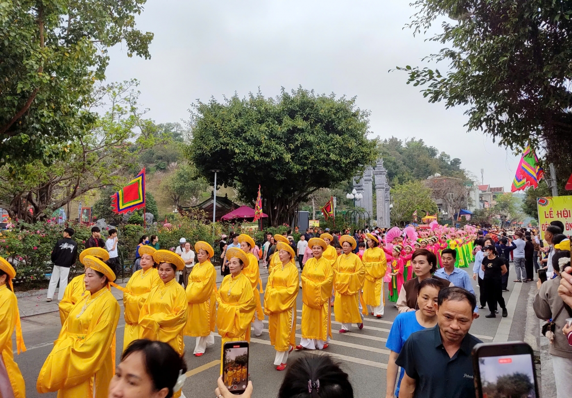 Năm nay, Lễ hội được tổ chức với quy mô lớn nhất từ trước đến nay, khi không gian phường Cửa Ông được mở rộng gấp 4 lần sau khi thực hiện mô hình chính quyền hai cấp với 40 đoàn rước và khoảng 3.000 người tham gia