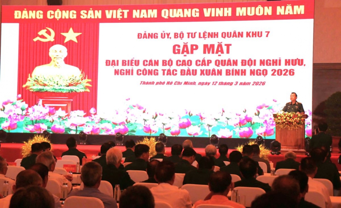 Quang cảnh buổi họp mặt đầu Xuân Bính Ngọ 2026 cán bộ cao cấp Quân đội nghỉ hưu do Bộ Tư lệnh Quân khu 7 tổ chức