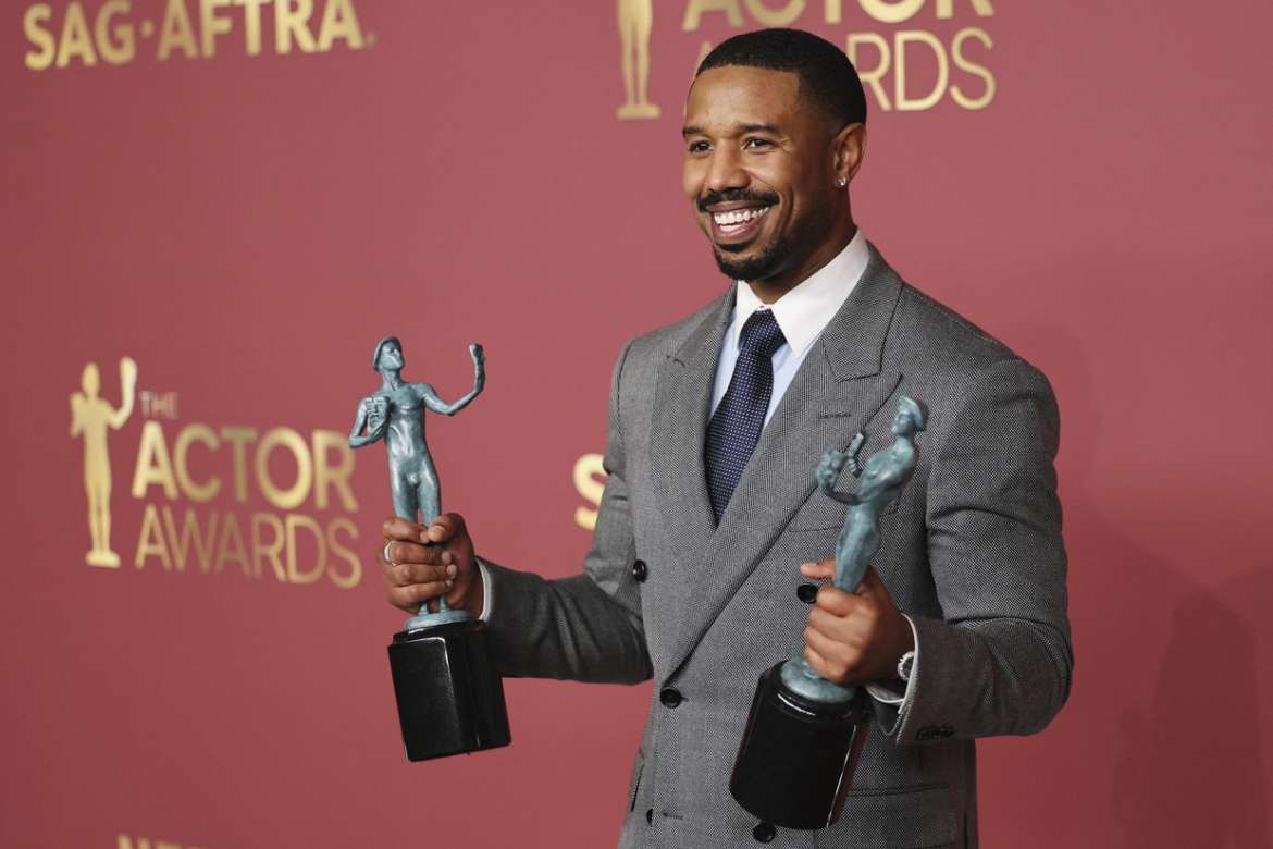 Michael B. Jordan trên thảm đỏ Actors Awards 2026. Ảnh: Reuters
