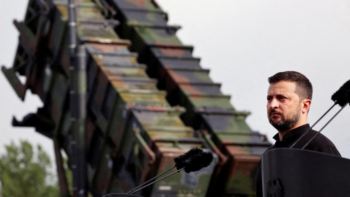 Tổng thống Ukraine Volodymyr Zelensky được cho là đã đưa ra một ẩn ý đầy đe dọa khi nói rằng ông sẽ "cung cấp địa chỉ của một cá nhân nhất định trong EU". Ảnh: Reuters