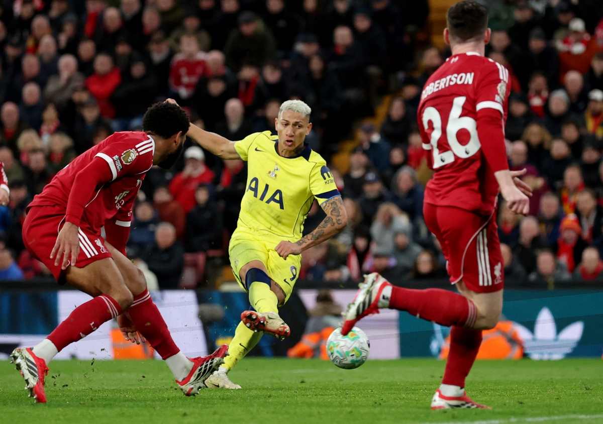 Richarlison ghi bàn gỡ hòa cho Tottenham. (Ảnh: Reuters)