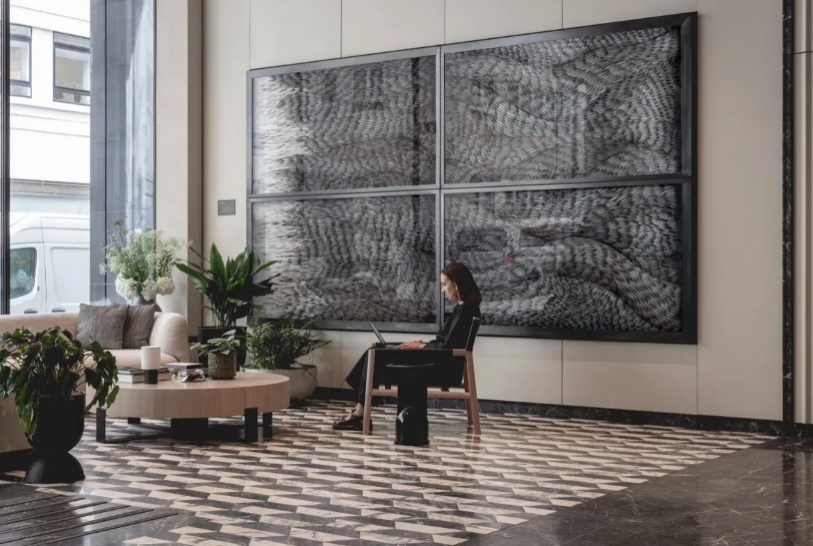 Văn phòng thương mại tại 23 Savile Row, London (Anh) có trưng bày những tác phẩm nghệ thuật độc nhất vô nhị, đồ nội thất xa hoa. Tòa nhà khai trương vào tháng 9 năm 2024 sau khi được tân trang với chi phí 12,5 triệu bảng Anh, và hiện là nơi làm việc của các công ty tài chính, đầu tư và bất động sản, bao gồm cả quỹ đầu cơ Rokos Capital Management.