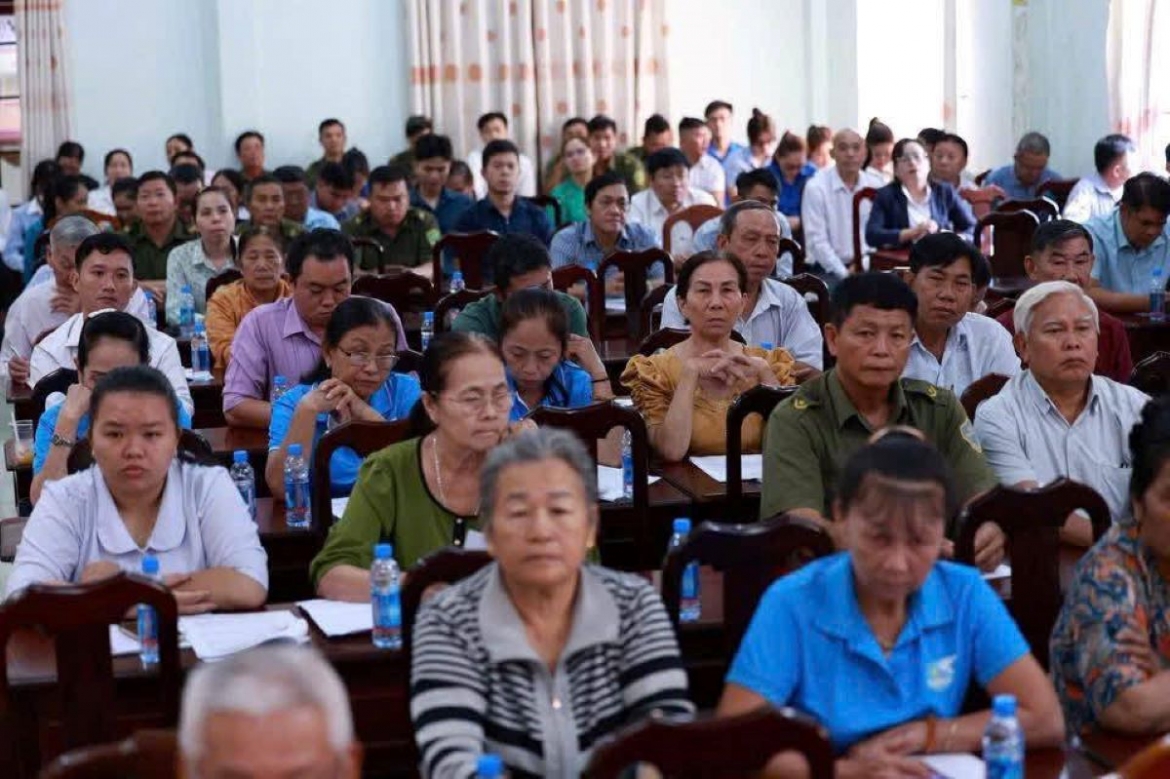 Mỗi buổi tiếp xúc được yêu cầu mời tối thiểu 200 cử tri tham dự
