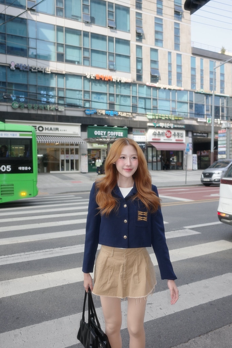 Diễn viên Uyển Ân đang khám phá Hàn Quốc.