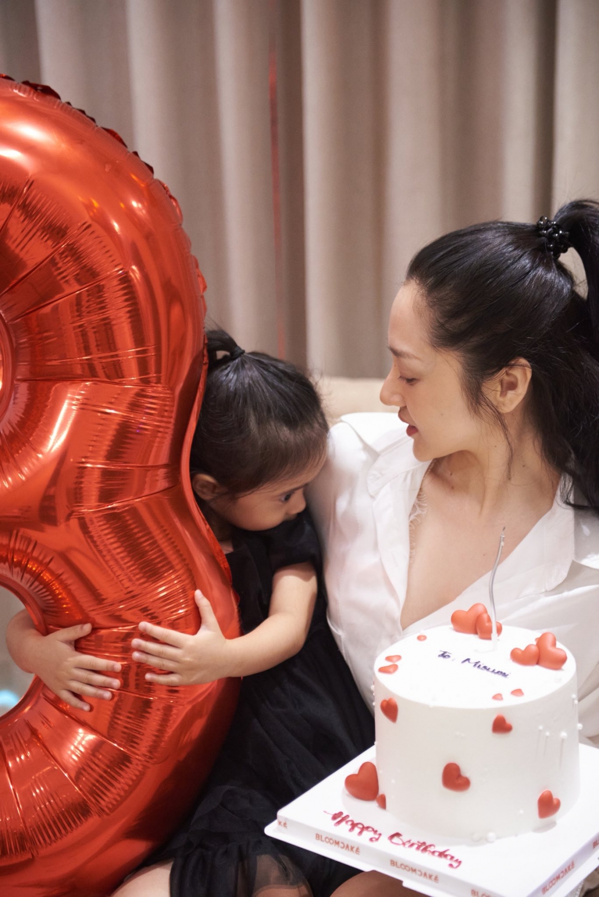 Ca sĩ Bảo Anh tổ chức sinh nhật tại nhà mừng con gái Misumi tròn 3 tuổi. Trên trang cá nhân, cô bày tỏ: "Chúc mừng sinh nhật Misumi. Cảm ơn vì đã chịu làm con của mẹ, vẫn yêu Bảo Anh dẫu Bảo Anh đầy thiếu sót".
