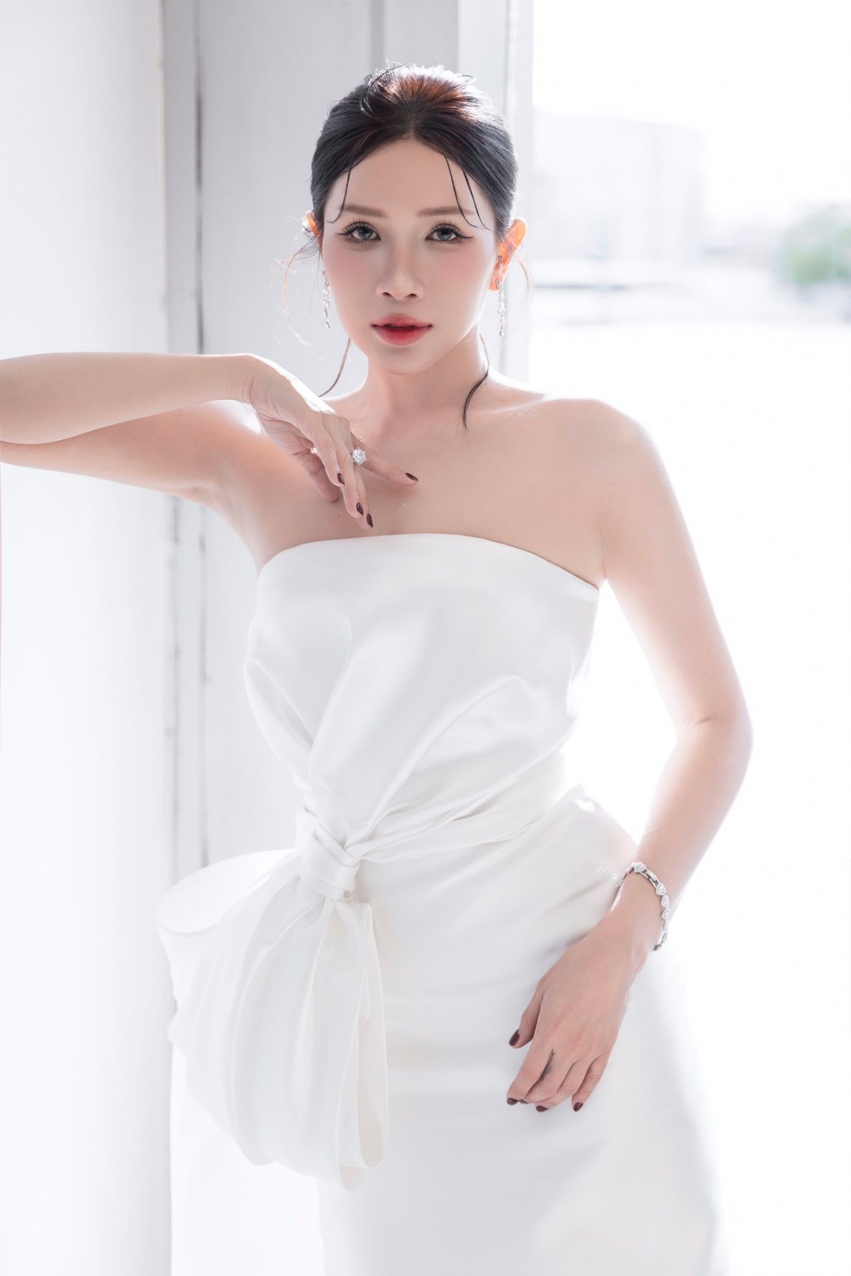 Đầu năm 2026, Khả Như tham gia bộ phim Ai thương ai mến của đạo diễn Thu Trang. Cô vào vai Thắm - một người phụ nữ mưu mô. Thắm trở thành yếu tố gây ức chế bởi hàng loạt hành động "thủ đoạn" của mình. Khán giả nhận xét với nét diễn tự nhiên, Khả Như góp phần mang đến nhiều cung bậc cảm xúc cho tác phẩm.