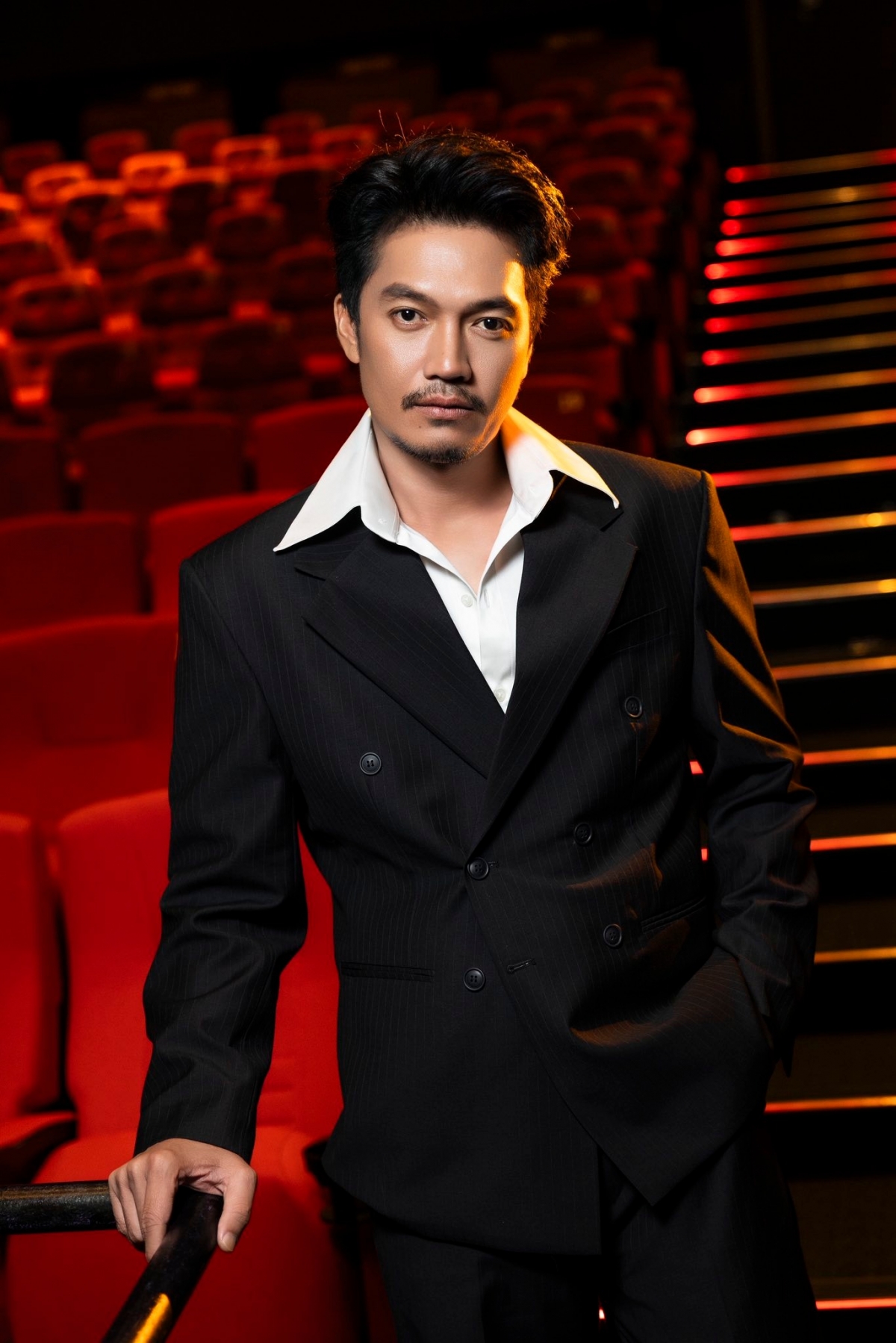 Sau thành tích cán mốc doanh thu 100 tỷ đồng của "Quỷ nhập tràng 2", diễn viên Quang Tuấn tiếp tục nối dài chuỗi phim trăm tỷ, trở thành gương mặt quen thuộc của phòng vé Việt. Anh cũng ghi danh vào câu lạc bộ diễn viên nghìn tỷ khi liên tục có nhiều bộ phim trăm tỷ đồng.