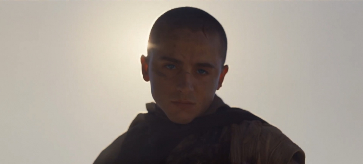 Paul Atreides (Timothée Chalamet) xuất hiện với diện mạo già dặn hơn sau 17 năm, nay đã trở thành hoàng đế quyền lực. (Ảnh: Warner Bros)