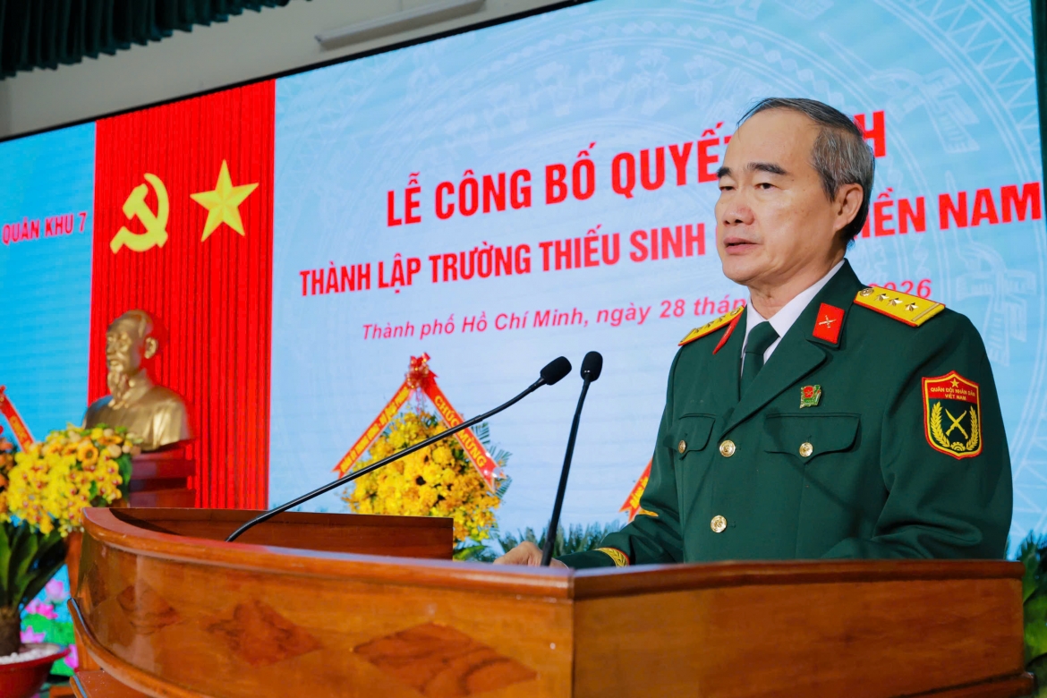 Nguyên Phó Thủ tướng Nguyễn Thiện Nhân - cựu học sinh Trường Thiếu sinh quân Nguyễn Văn Trỗi niên khóa 1965-1970, chia sẻ tại buổi lễ (ảnh: L.T)
