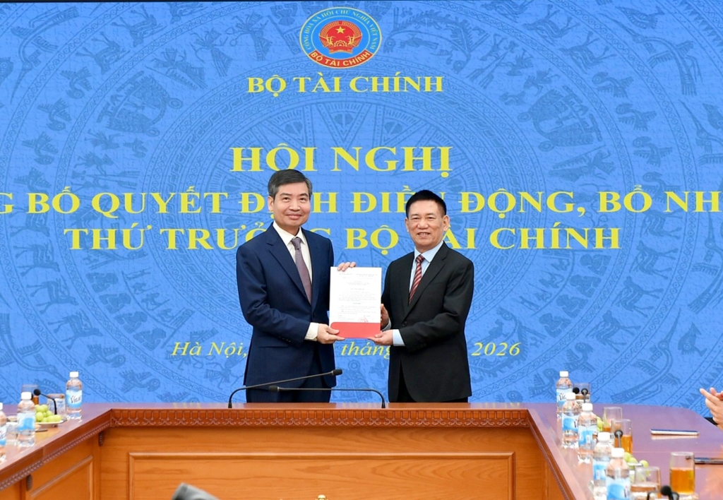 Phó Thủ tướng Hồ Đức Phước trao quyết định điều động, bổ nhiệm cho ông Tạ Anh Tuấn