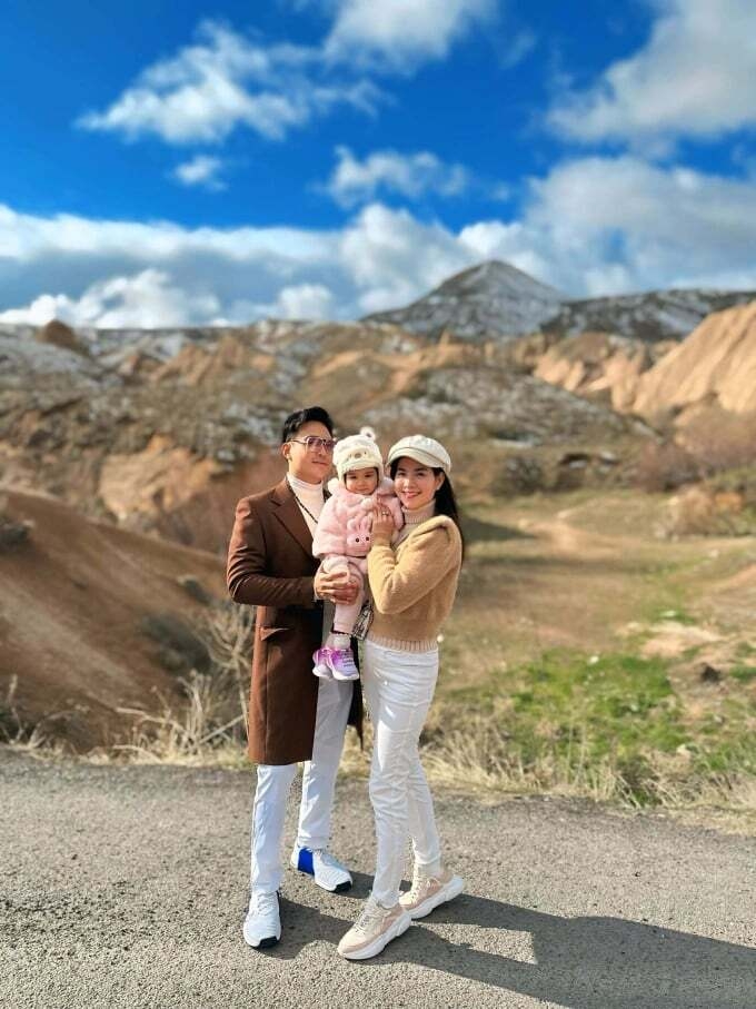 Kha Ly cho biết gia đình cô vừa đặt chân đến Thổ Nhĩ Kỳ để bắt đầu chuyến du xuân ở quốc gia liên lục địa, nằm giữa châu Á và châu Âu.