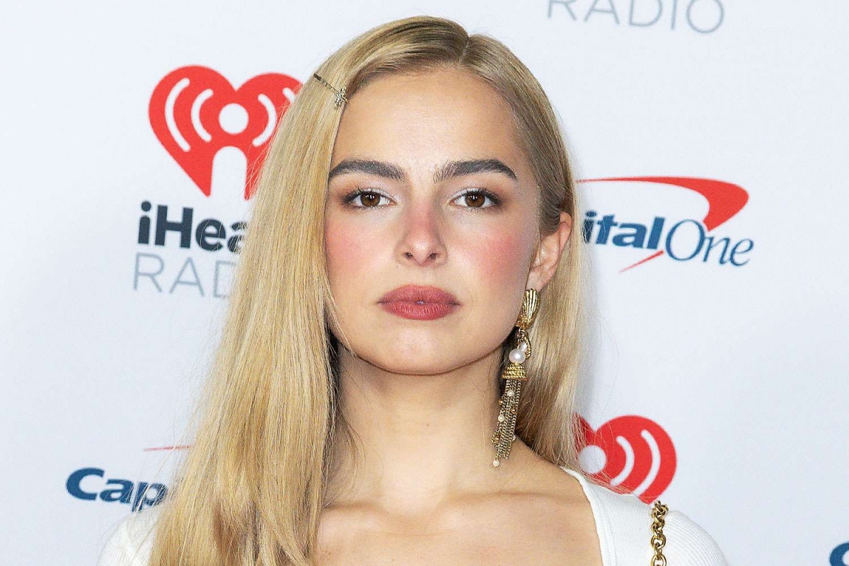 Xuất phát từ nền tảng TikTok, Addison Rae là ví dụ điển hình cho thế hệ nghệ sĩ nổi lên nhờ mạng xã hội. Dù sự nghiệp âm nhạc còn gây nhiều tranh cãi, cô vẫn từng bước khẳng định mình với các sản phẩm mới và những bản hit như “Diet Pepsi”. Sức hút truyền thông giúp cô duy trì vị trí đáng chú ý trong làng giải trí.