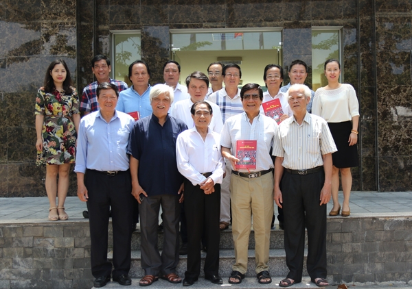 VFF ra mắt cuốn "Sơ thảo lịch sử bóng đá Việt Nam" vào tháng 5/2018. (Ảnh: VFF)