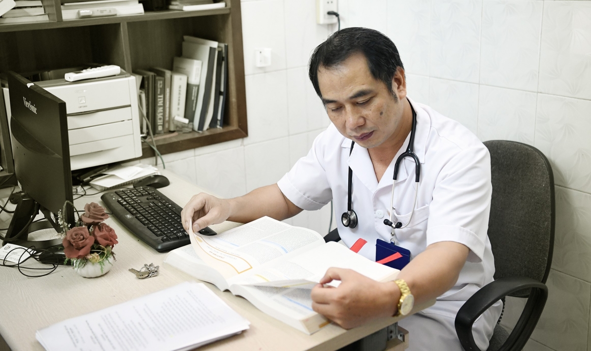 BS. Nguyễn Trung Cấp - Phó Giám đốc Bệnh viện Bệnh Nhiệt đới Trung ương