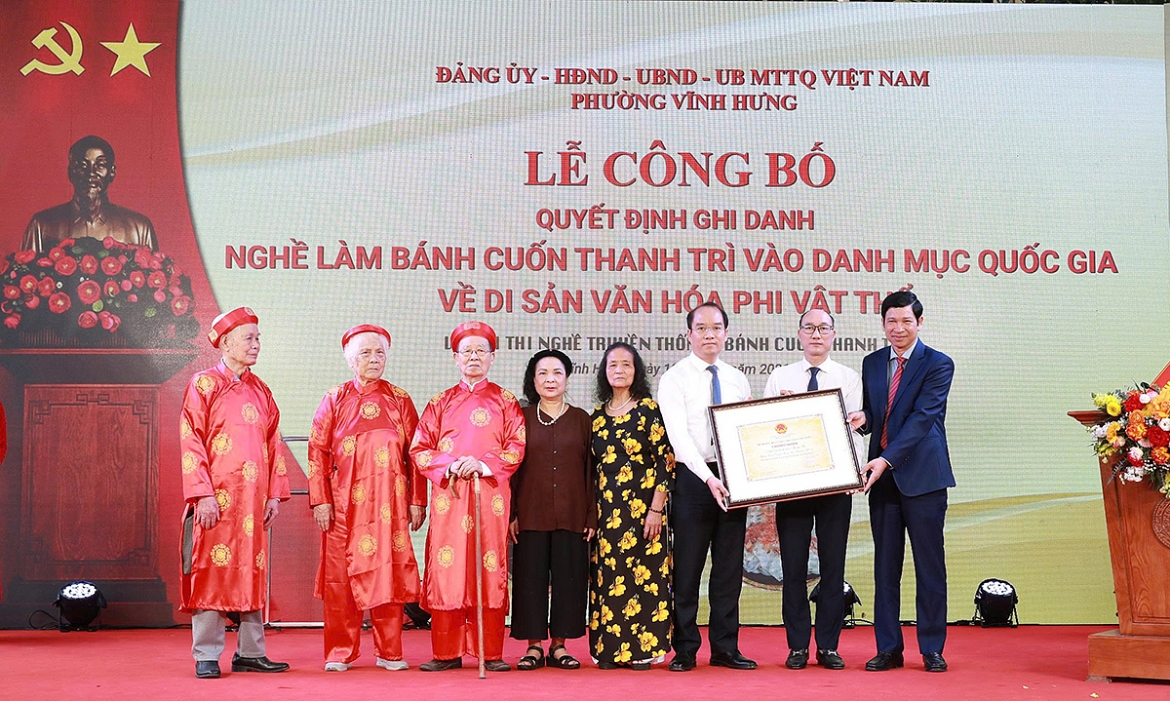 Tại lễ công bố và trao Quyết định ghi danh nghề làm bánh cuốn Thanh Trì vào danh mục Di sản văn hóa phi vật thể quốc gia cho đại diện chính quyền và nhân dân phường Vĩnh Hưng, ông Hồ An Phong, Thứ trưởng Bộ VHTTDL nhấn mạnh, việc nghề làm bánh cuốn Thanh Trì được ghi danh là sự ghi nhận xứng đáng đối với những giá trị văn hóa đặc sắc mà làng nghề đã gìn giữ và phát huy qua nhiều thế hệ.