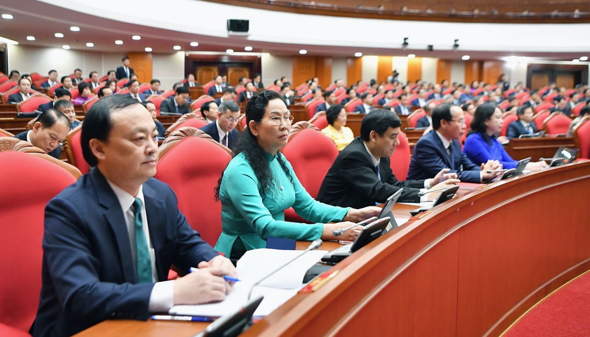 Các đại biểu dự phiên bế mạc Hội nghị lần thứ 2 Ban Chấp hành Trung ương Đảng khóa XIV