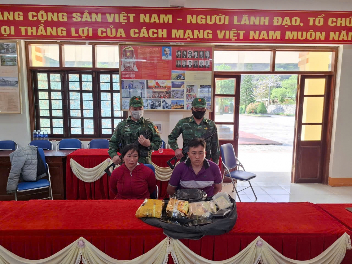 Hai đối tượng tại cơ quan chức năng