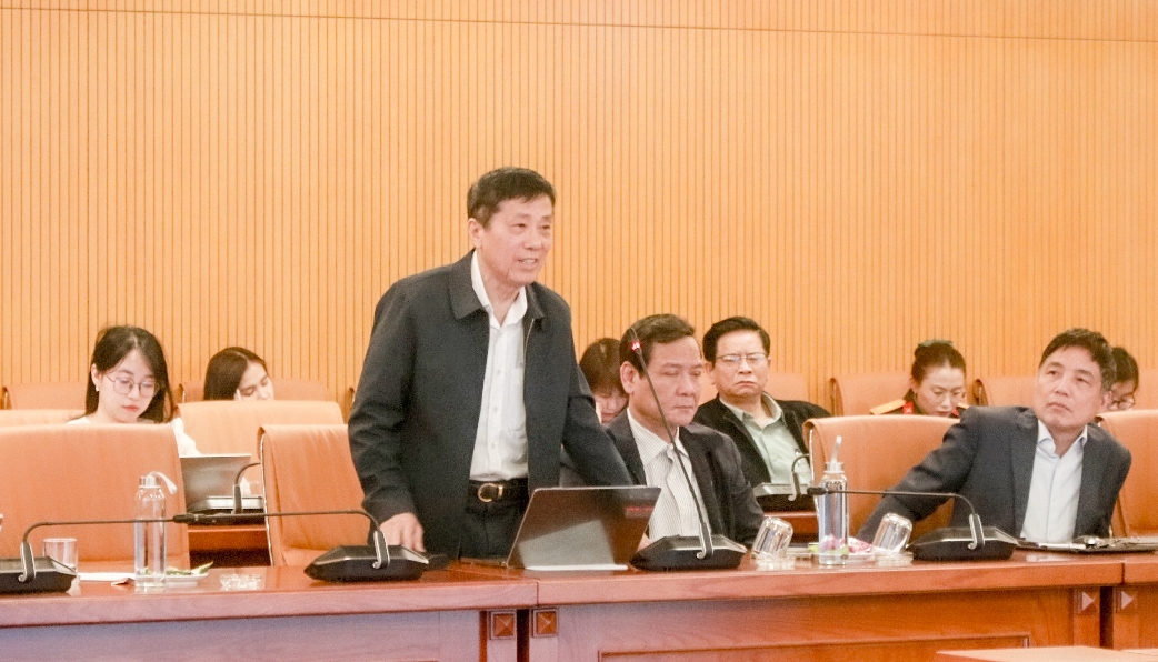 GS. Mai Trọng Nhuận góp ý