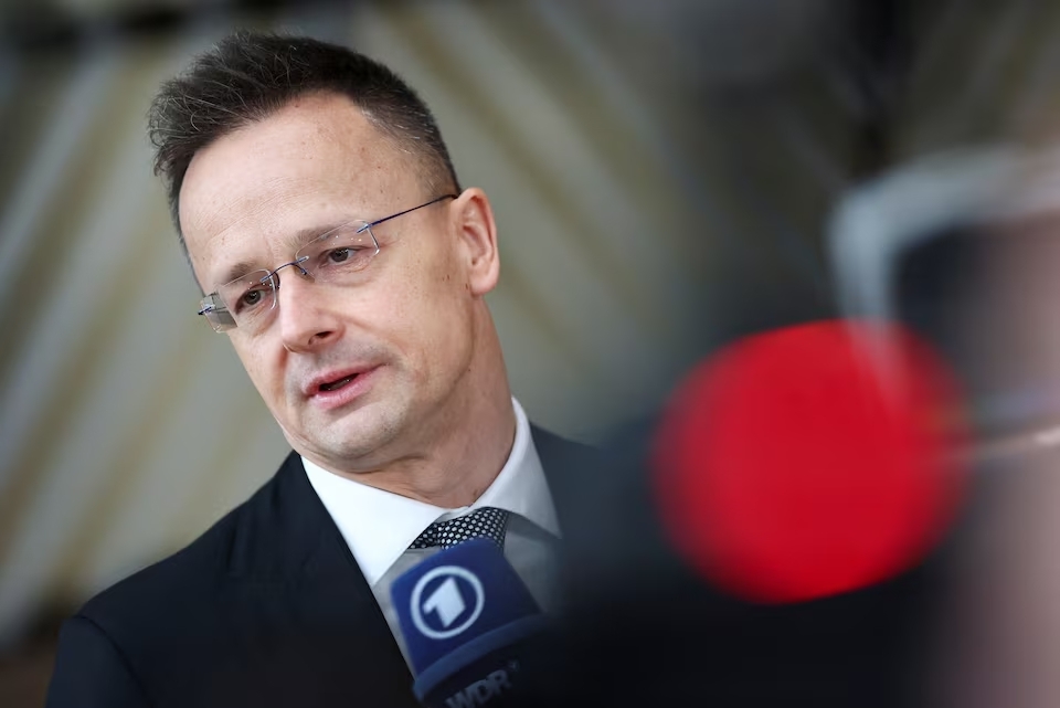 Bộ trưởng Ngoại giao và Thương mại Hungary Peter (Ảnh: Reuters)