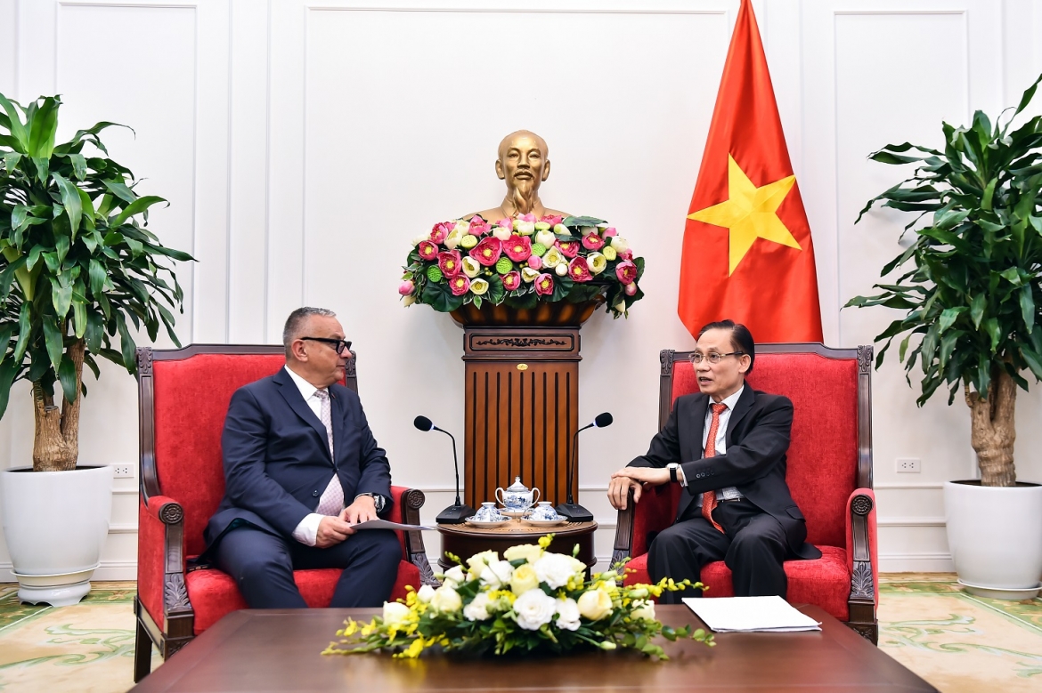 Bộ trưởng Ngoại giao Lê Hoài Trung và Cao ủy Liên minh châu Âu (EU) về Đối tác quốc tế Jozef Síkela