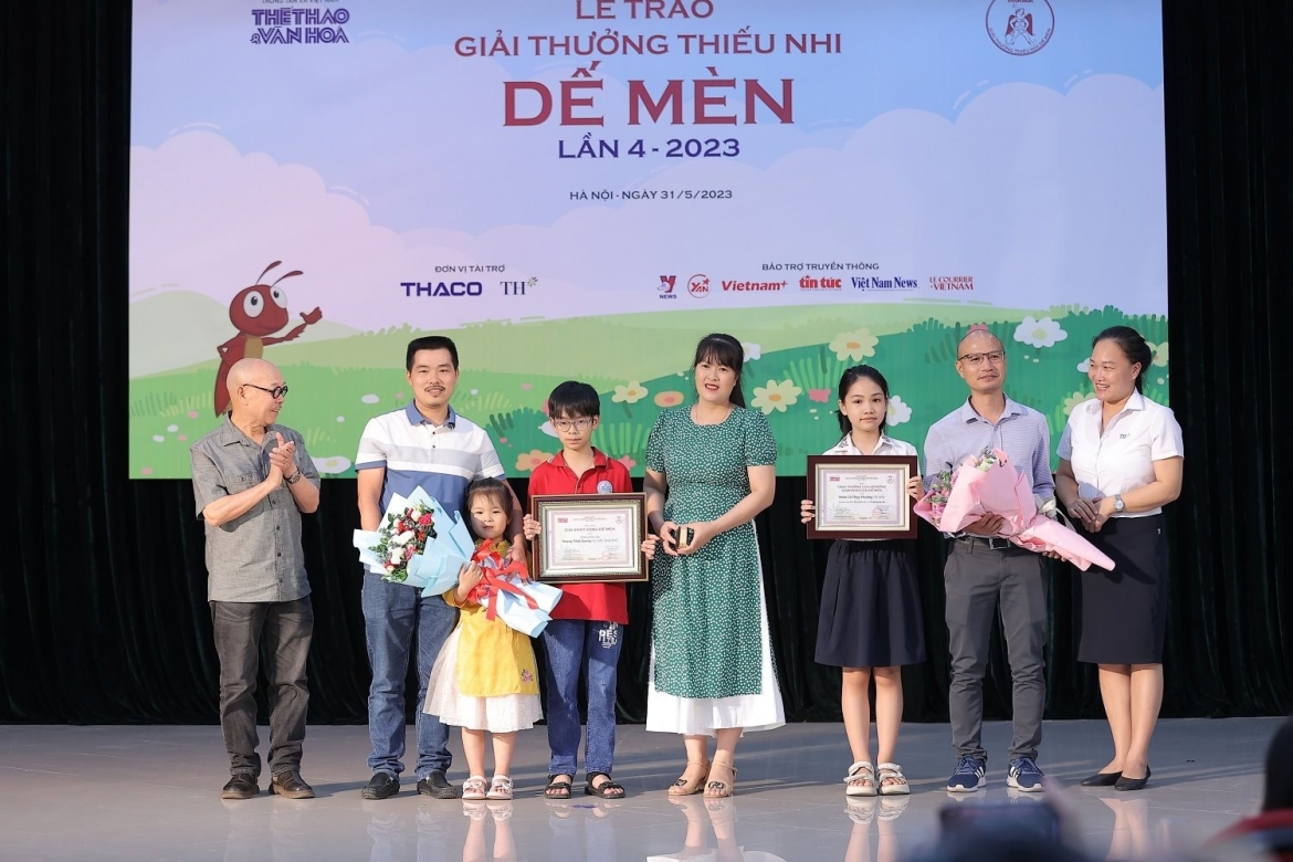 Các tác giải nhí được trao giải tại Giải thưởng Thiếu nhi Dế Mèn 2023