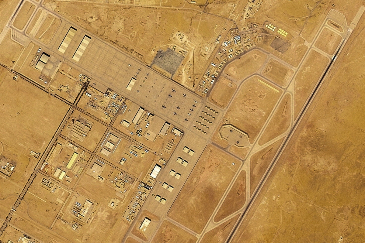 Ảnh vệ tinh cho thấy máy bay ở căn cứ không quân Prince Sultan ở Saudi Arabia, ngày 17/2/2026. Ảnh: Planet Labs PBC/Reuters