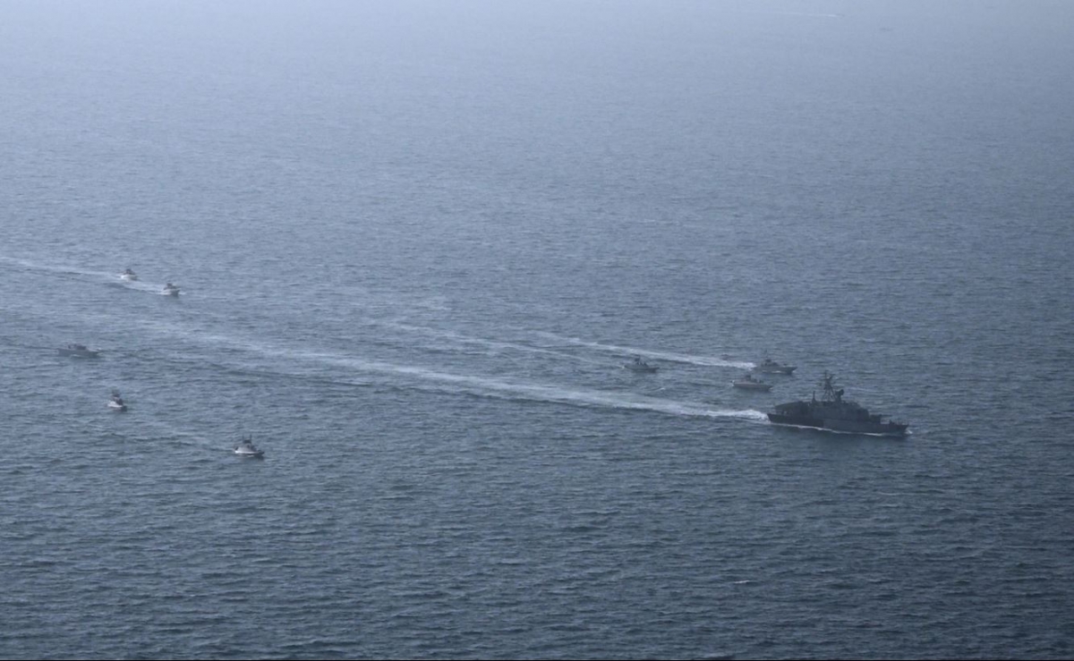 Tàu của Iran tập trận tại vùng Vịnh. Ảnh: AP