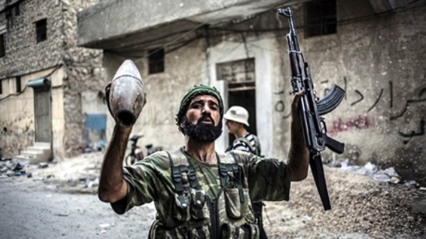 Một chiến binh người Kurd - Ảnh: EPA