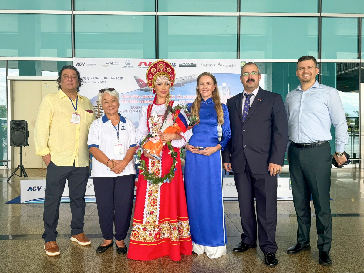 Đón chuyến bay từ Moscow (Nga) đến sân bay Cam Ranh (tỉnh Khánh Hòa) hồi tháng 9/2025. Ảnh: Phong Thu