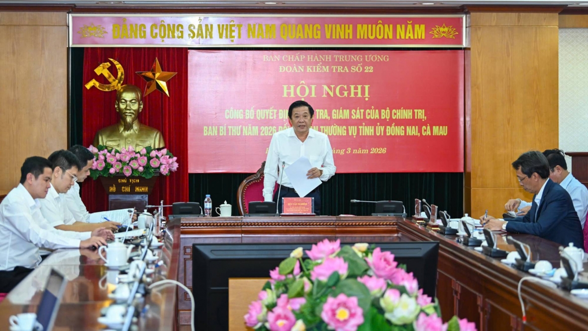 Ông Bùi Văn Nghiêm – Phó Trưởng Ban Nội chính Trung ương chủ trì hội nghị.