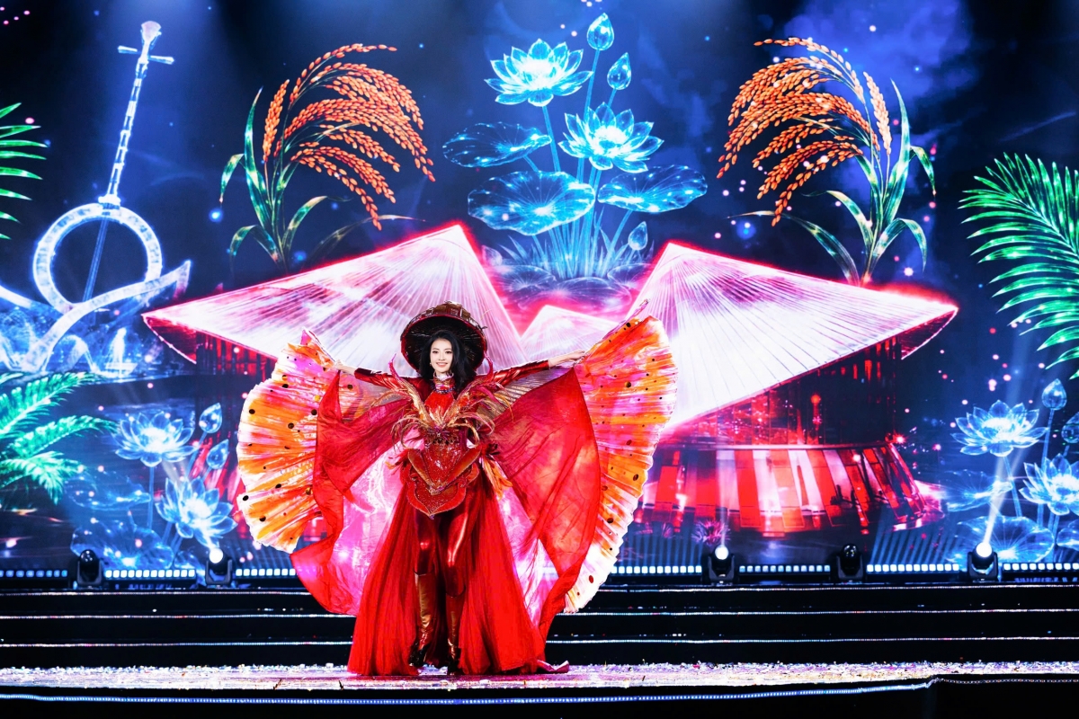 Phần trình diễn “Dances of Vietnam” – nội dung lần đầu tiên xuất hiện tại Miss World Vietnam.