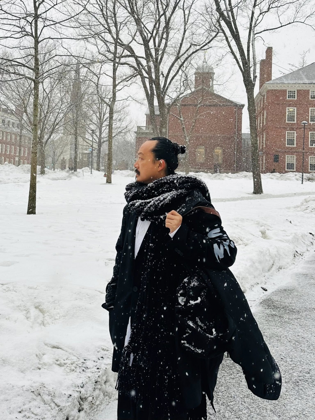 Đạo diễn Cao Trung Hiếu chia sẻ hành trình tại Boston với những trải nghiệm gắn liền dự án phim tài liệu, đồng thời bày tỏ cảm xúc về sự kết nối văn hóa và niềm tự hào khi có mặt tại môi trường học thuật quốc tế.