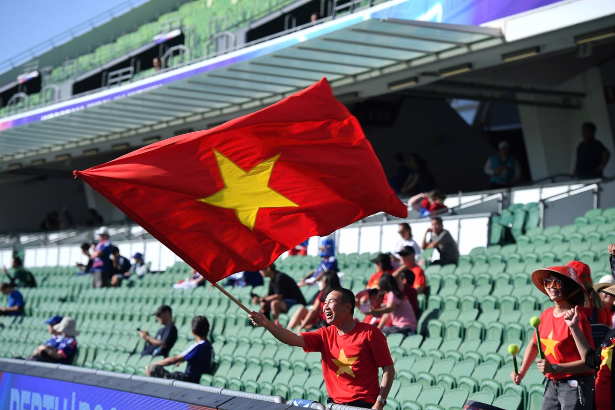 Rất đông CĐV tới cổ vũ cho ĐT nữ Việt Nam (Ảnh: AFC)