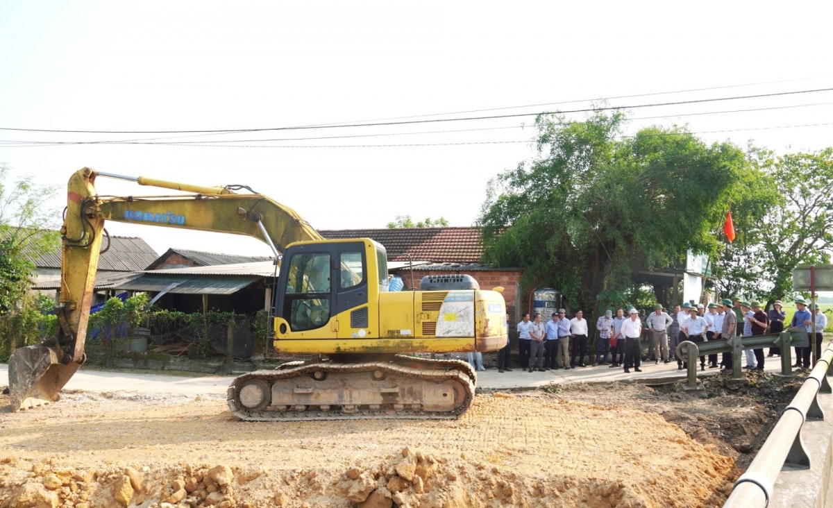 Dự án Quốc lộ15D gặp khó do vướng mặt bằng