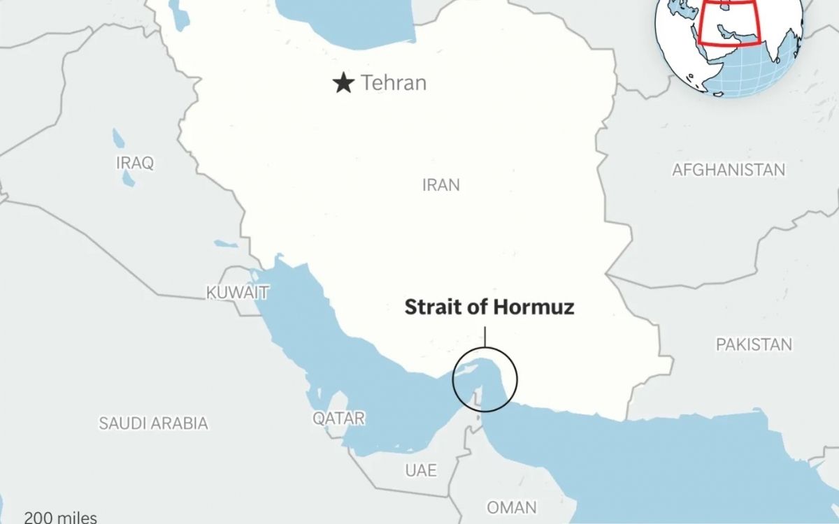 Eo biển Hormuz - tâm điểm căng thẳng hiện nay giữa Mỹ và Iran. Đồ họa: AP.