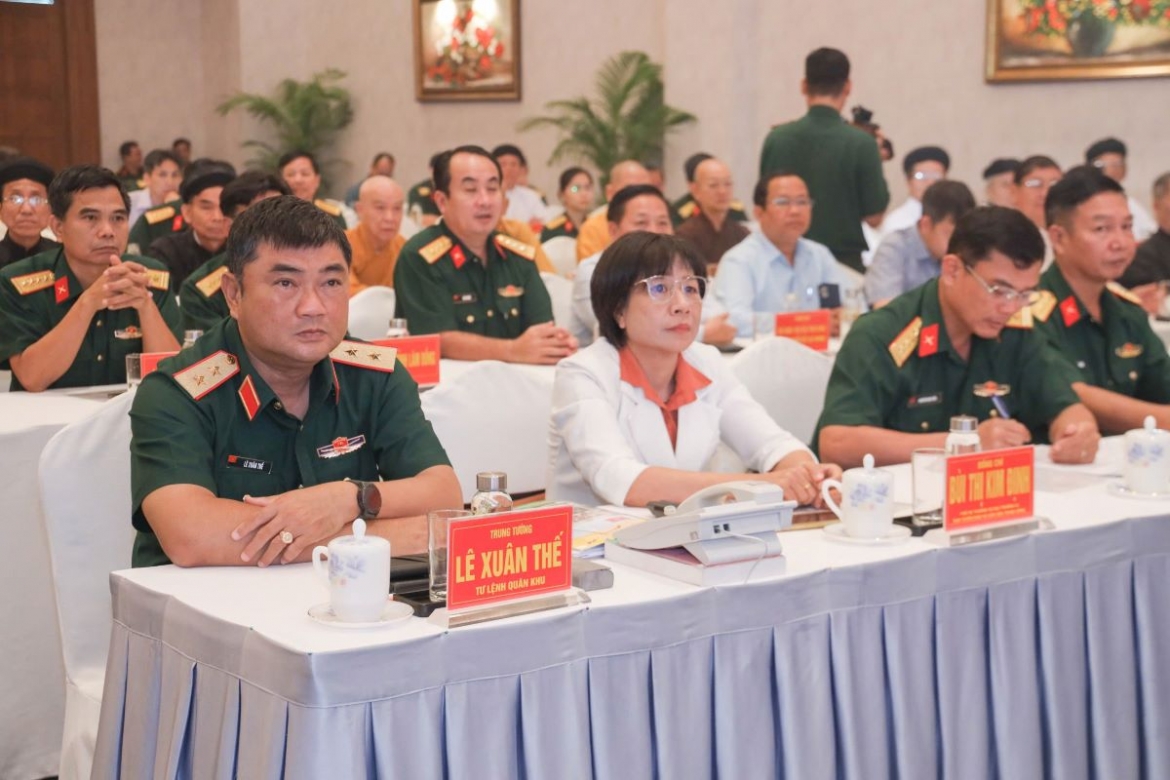 Những năm qua, LLVT Quân khu 7 triển khai hiệu quả nhiều chủ trương tăng cường gắn kết với đồng bào tôn giáo.