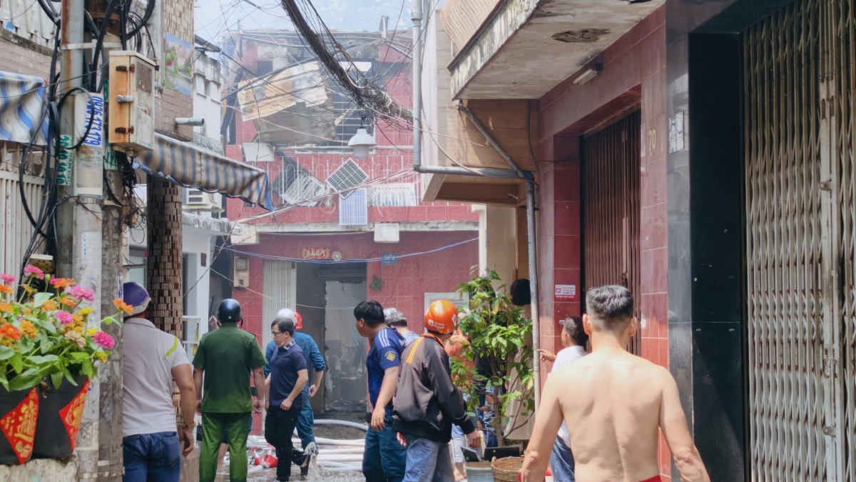 Vụ hỏa hoạn không gây thiệt hại về người nhưng làm nhiều tài sản bị hư hại. (Ảnh: A.V)