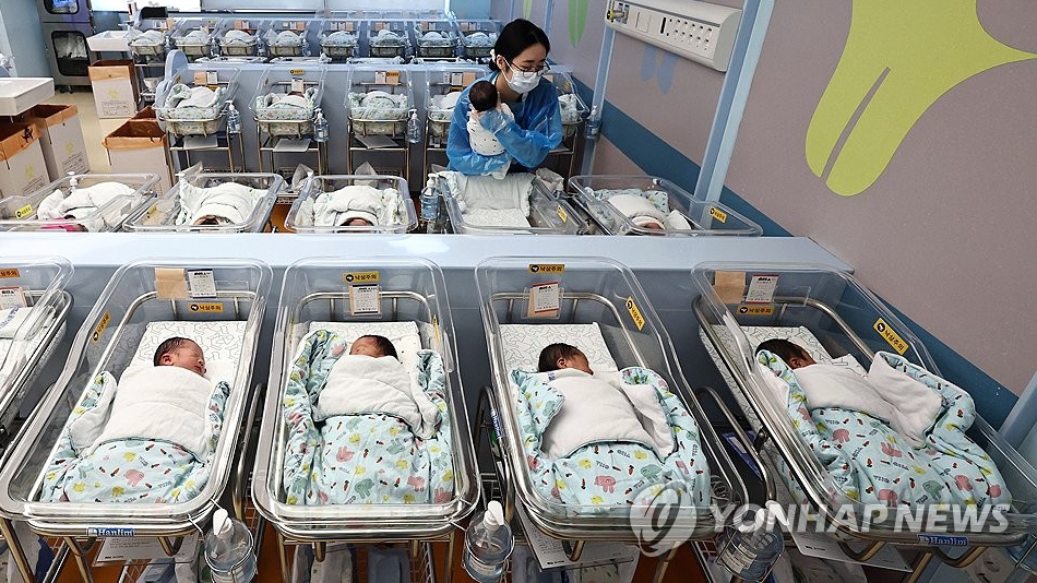 Số trẻ sơ sinh ra đời trong tháng 1 vừa qua tại Hàn Quốc đạt mức cao nhất trong vòng 7 năm qua - Ảnh: Yonhap News