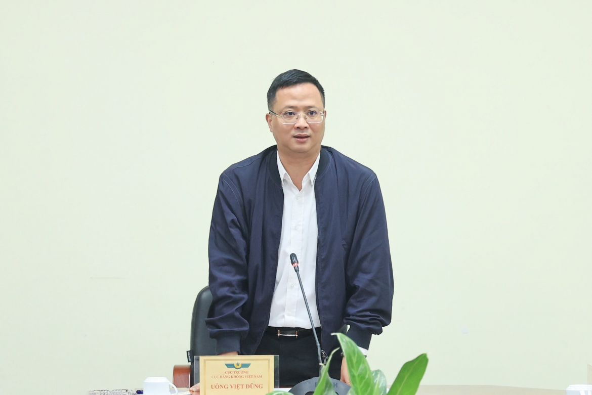 Ông Uông Việt Dũng  - Cục trưởng cục Hàng không Việt Nam chủ trì cuộc họp.