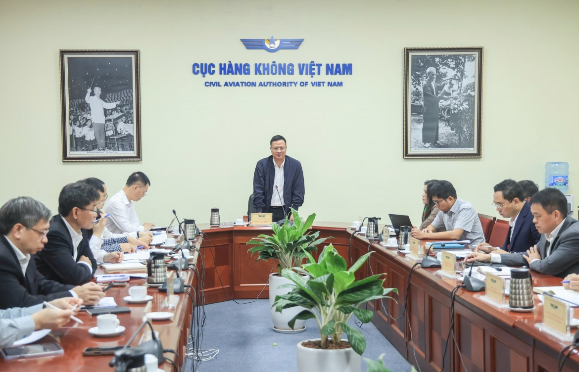 Sáng 9/3, Cục Hàng không Việt Nam tổ chức cuộc họp với các cơ quan, doanh nghiệp trong ngành để bàn giải pháp ứng phó với biến động giá nhiên liệu hàng không do xung đột tại Trung Đông.