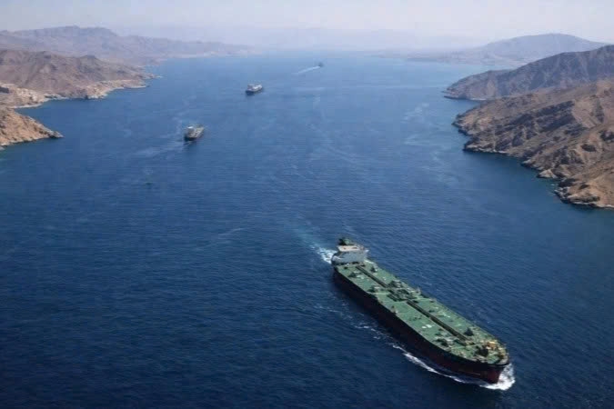 CENTCOM bác tin mở lại chiến dịch hộ tống tàu qua eo Hormuz khi đàm phán Mỹ-Iran có thêm tiến triển.