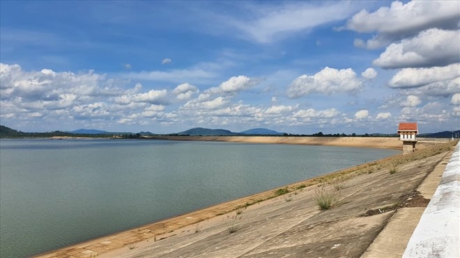 Hồ thuỷ lợi Ia Mơ là công trình thủy lợi lớn nhất Tây Nguyên, có tổng vốn đầu tư trên 3.000 tỷ đồng, tưới cho 14.000 ha ở hai tỉnh Gia Lai và Đắk Lắk.
